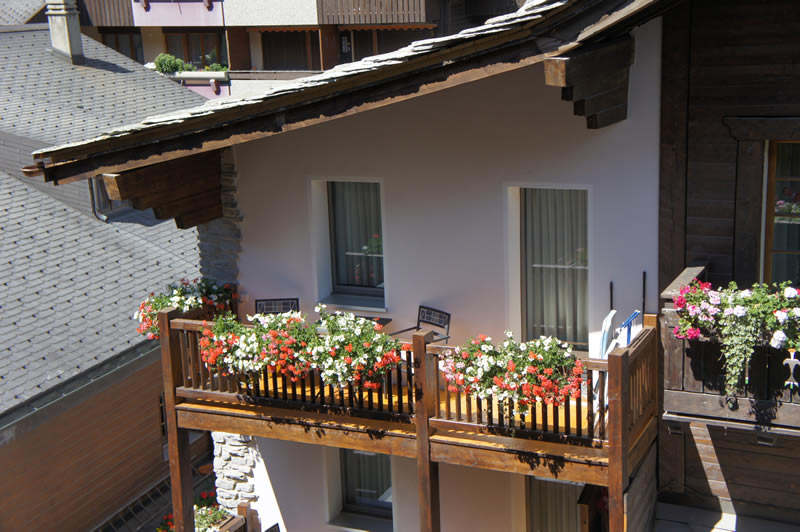 Chalet Alpine Lodge - balcony